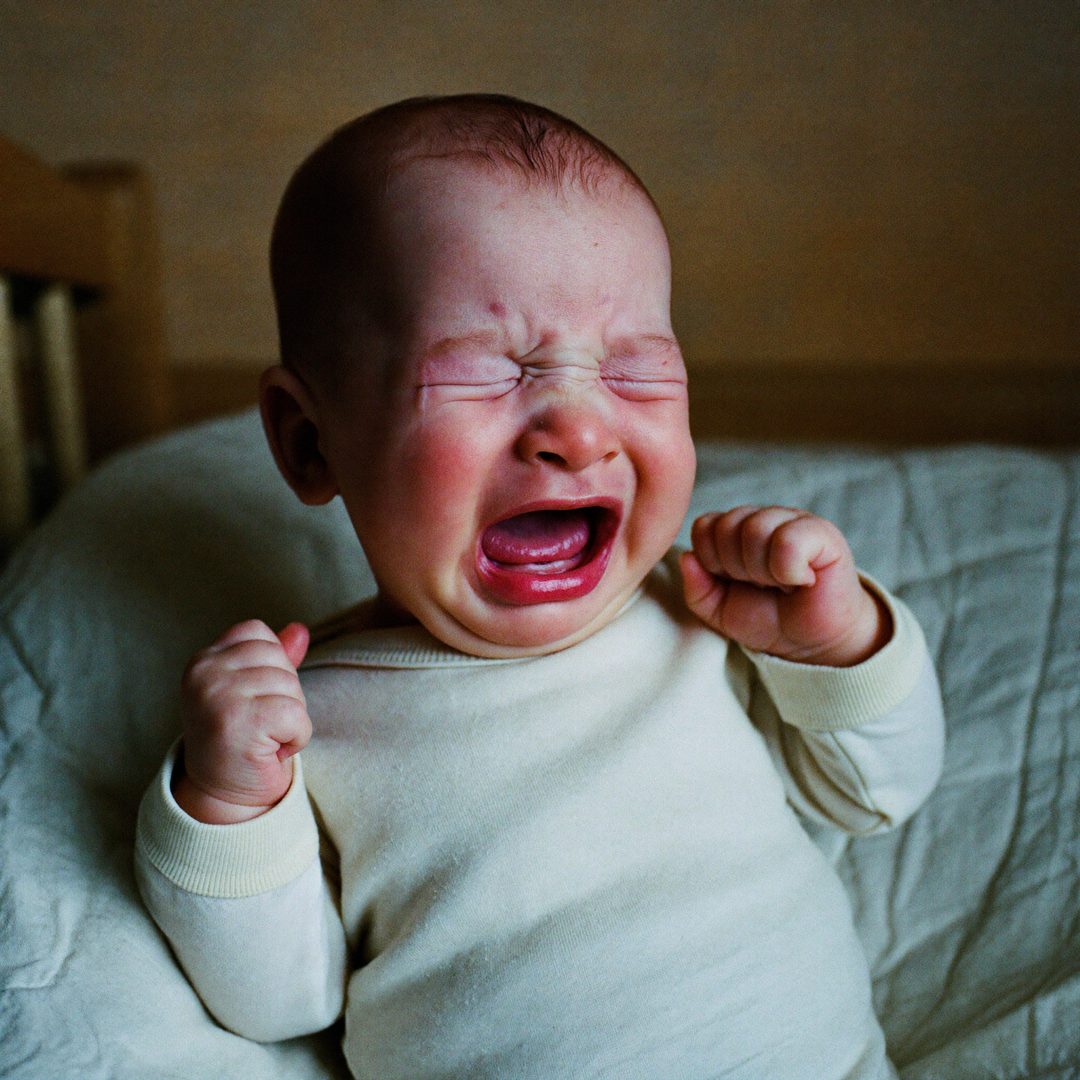 Bebé llorando inconsolable